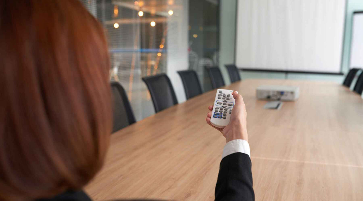 Top Features to Look for in a Wireless Presentation Clicker – Red Star Tec