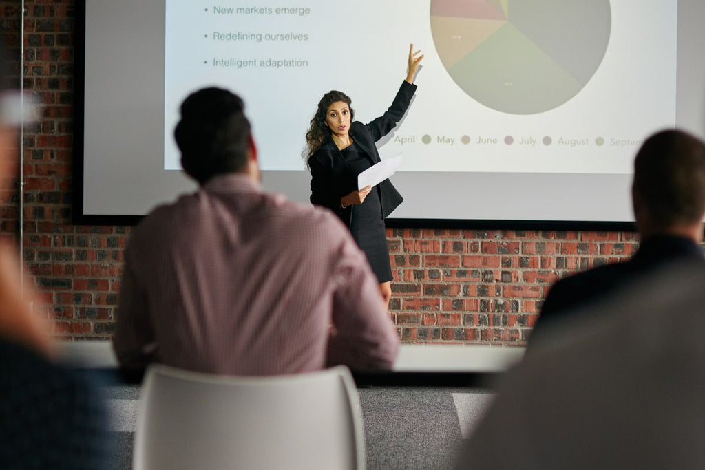 Top Benefits of Using a Wireless Clicker for Business Presentations